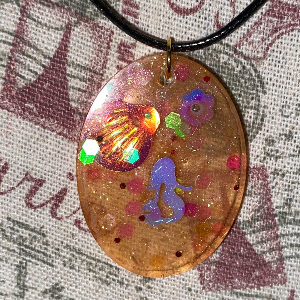 glittery mermaid pendant necklace